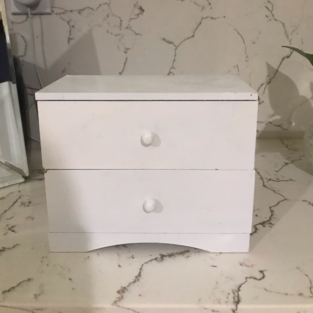 Cute White Jewlery/Storage Box